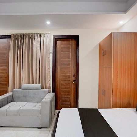 Hotel O R.N Residency Hotel Газиабад Экстерьер фото