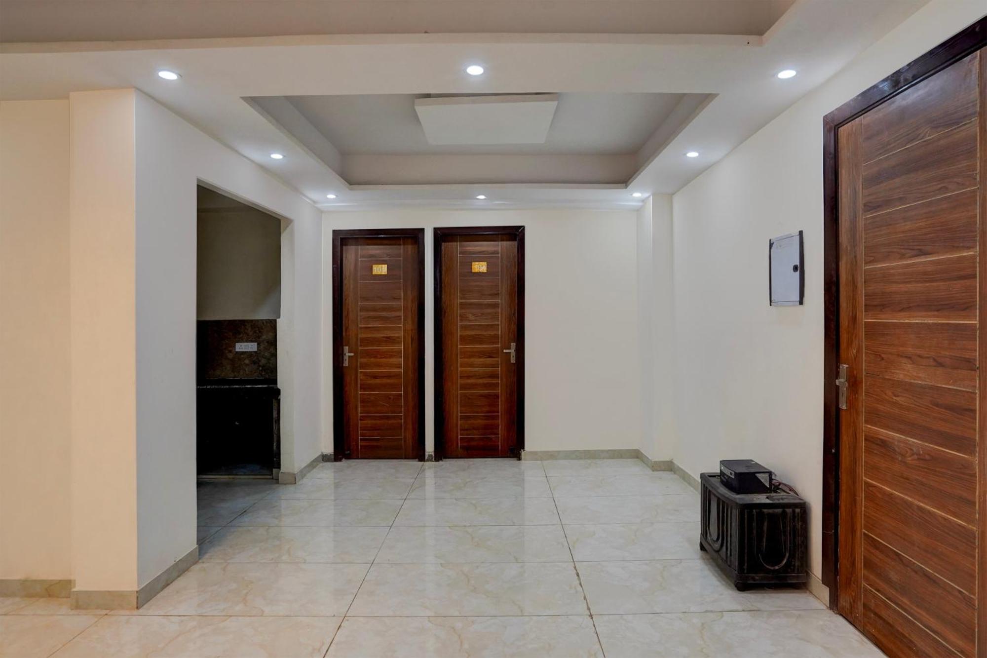 Hotel O R.N Residency Hotel Газиабад Экстерьер фото